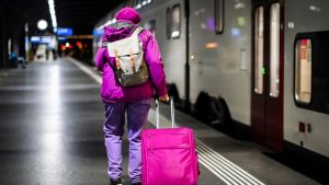 Trains nocturnes le week-end vers les aéroports et les loisirs en Suisse : test, horaires et perspective 2026