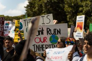 Suisse romande mobilisée : des milliers manifestent contre l’inaction climatique après l’été le plus chaud
