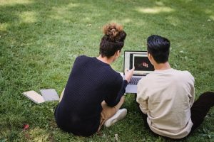 À l’EPFL, 90% des étudiants romands adoptent l’IA malgré leurs doutes